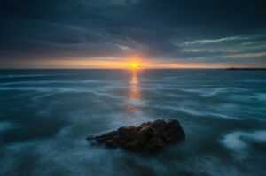 double chin round face medium length hairstyles with bangs